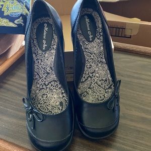 ❤️NEW in Box- Melrose Ave. Britney Black Dress Shoes, Size 9, 3” Wedge Heels